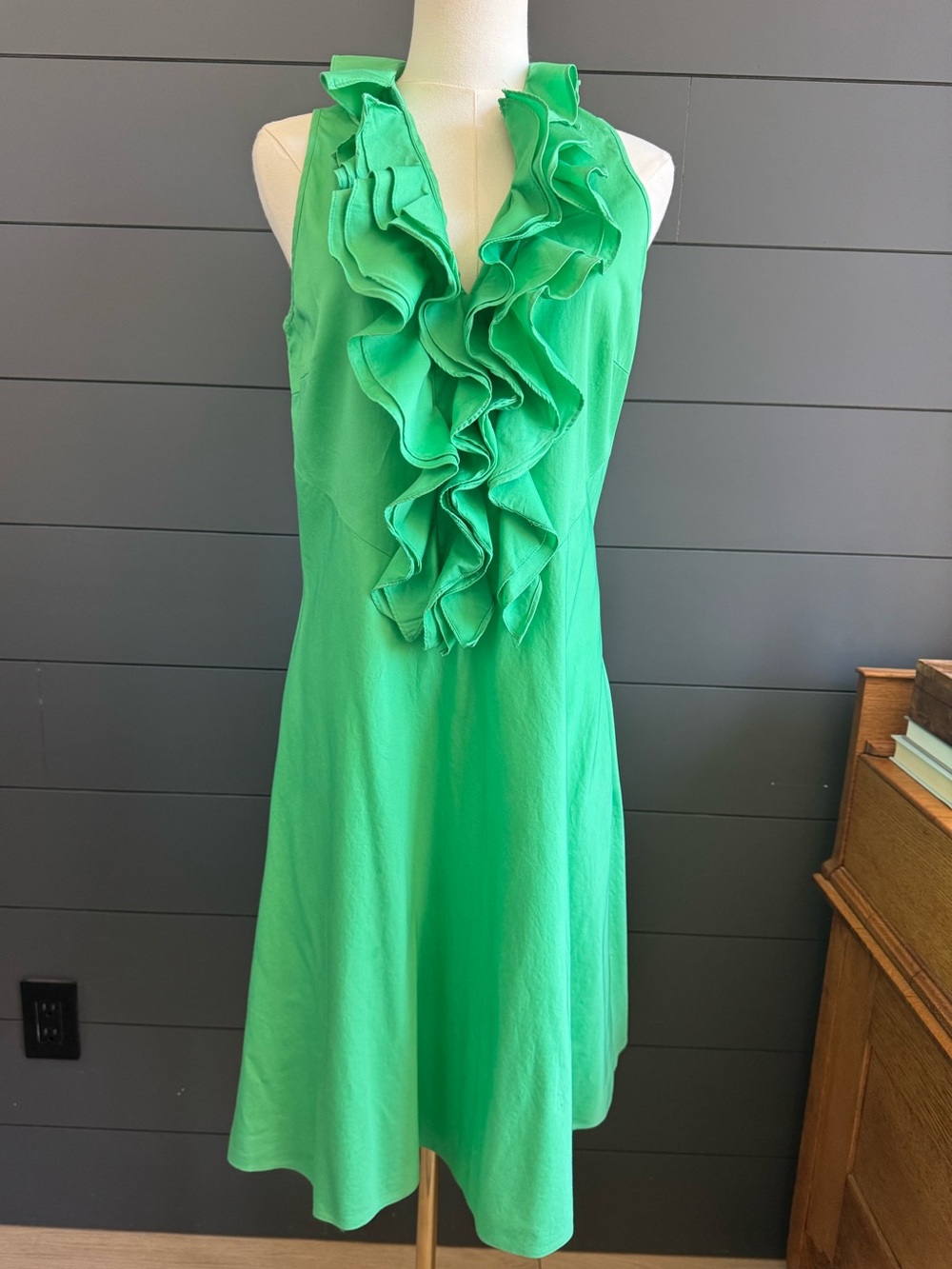 Ralph Lauren Sleeveless Ruffle V-Neck   Side Zip Dress in Vibrant Green Classic